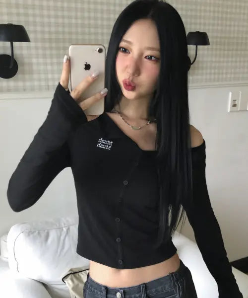 [MUAHMUAH] OFFSHOULDER HENLEY LONG SLEEVE [BLACK] / 오프숄더 헨리 긴팔 티셔츠 [블랙]