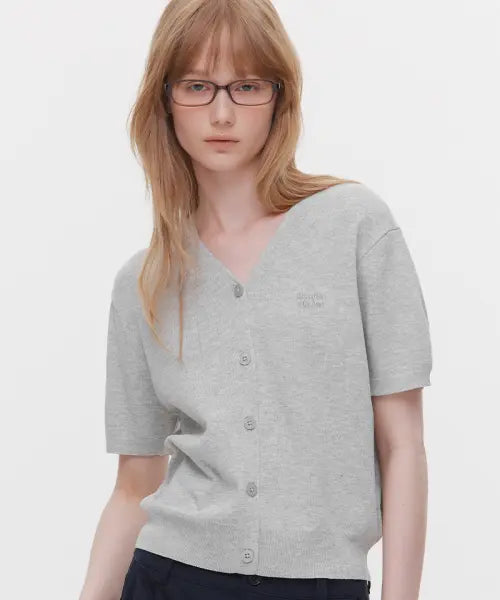 [MARIE CLAIRE] Basic Logo V-Neck Short-Sleeve Cardigan / 베이직 로고 브이넥 반팔 가디건(MAGBKC03MGY)