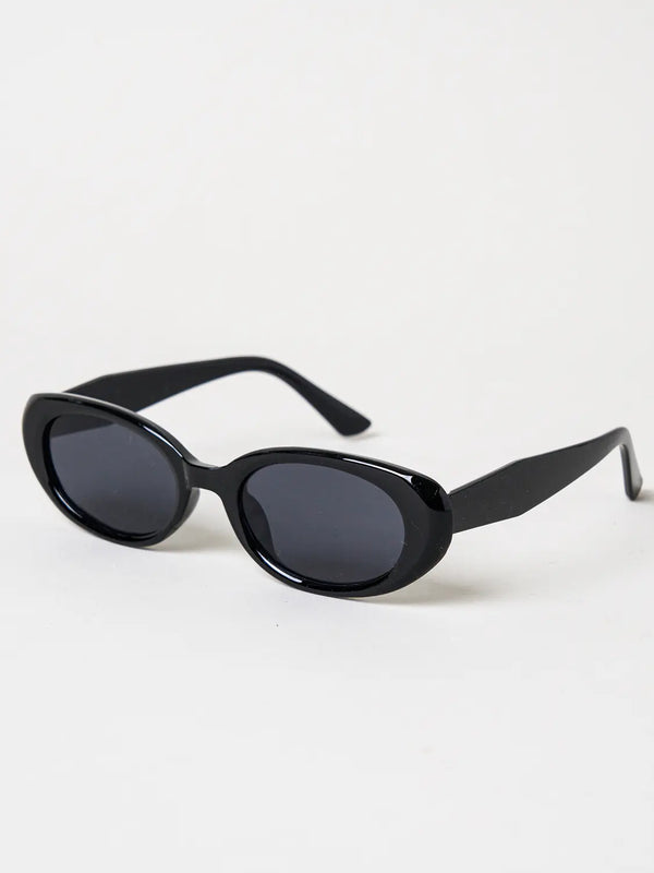 [DAISO] Oval Cat-Eye Sunglasses - Black / [UV 최대 99% 차단] 오벌 캣아이 선글라스 블랙
