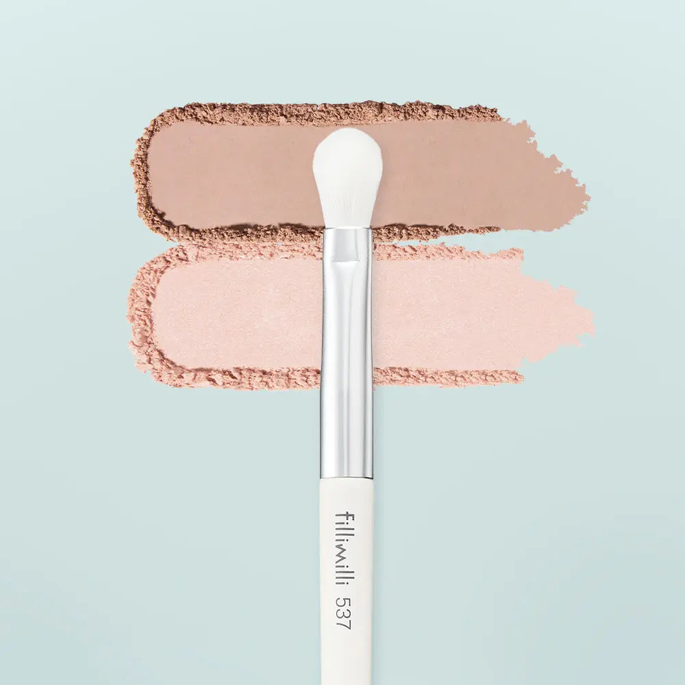 [Fillimilli] Fillimilli Base Blending Eyeshadow Brush 537 / 필리밀리 베이스블렌딩아이섀도우브러시 537