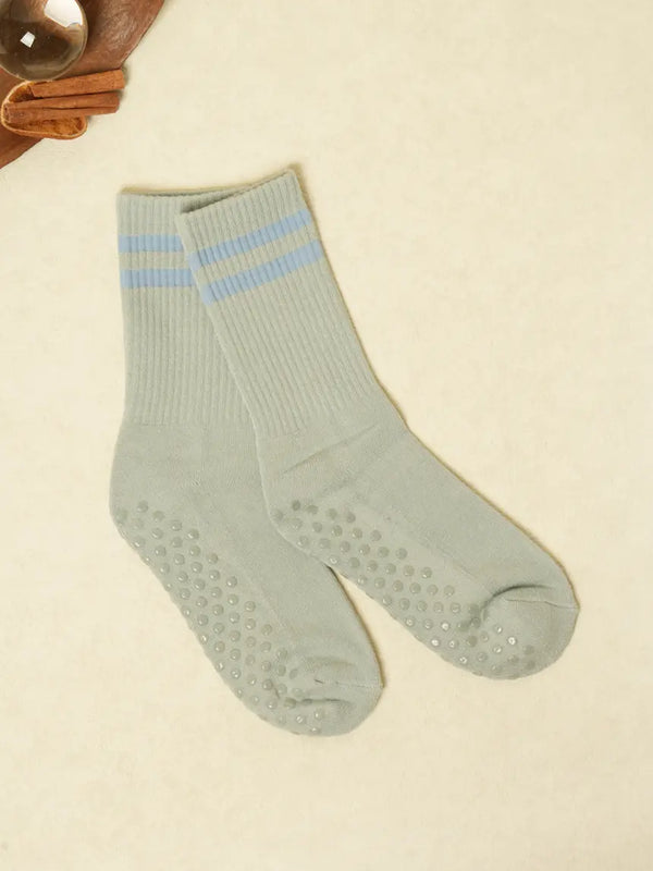 [DAISO] Non-Slip Yoga Mid-Calf Socks (Mint) / 논슬립 요가 중목 양말 민트