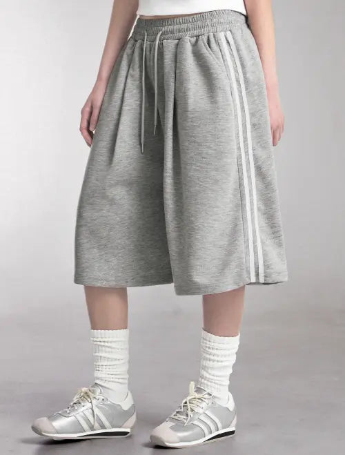 [LOOXP] Track Angel Embroidered Back Pocket Bermuda Shorts Gray / 트랙 엔젤 자수 백포켓 버뮤다 팬츠 그레이