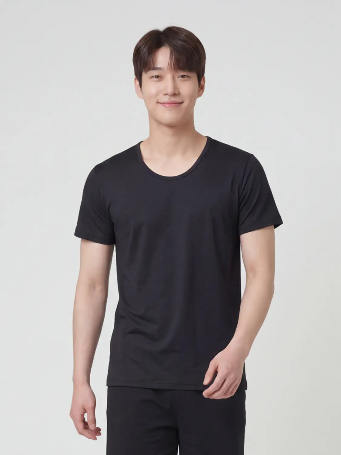 [DAISO] EasyCool Men's Ice Skin Cooling Inner T-shirt (Black) / 이지쿨 남성 아스킨 냉감 이너티셔츠(100)(블랙)