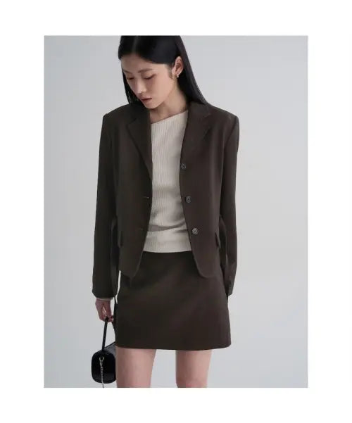 [8SECONDS] Strap Detail Short Jacket Brown / 스트랩 장식 숏 재킷  브라운