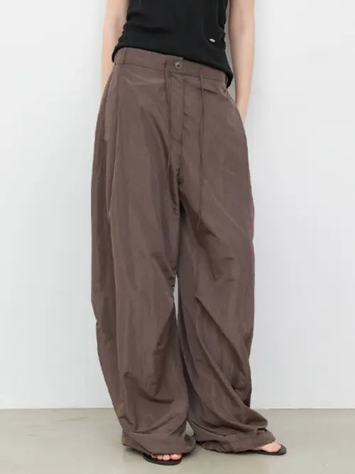 [ATELIER NAIN] YU TUCK CURVED BANDING NYLON PANTS (PT-5798)
