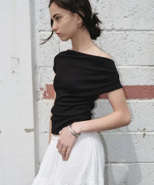 [SOFLER] SANDY SHIRRING TOP_BLACK