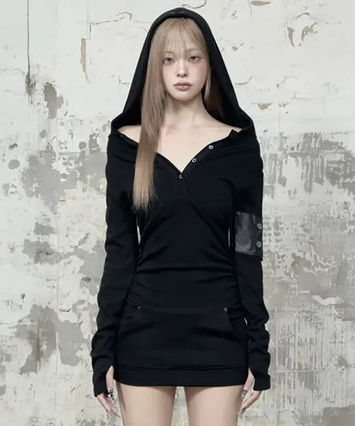 [ETRE AU SOMMET] Hood Layer Shirring Mini One-Piece (Black)