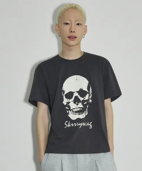 [SCALLYWAG] VTG Skull Crop T-Shirt [Charcoal] / VTG 스컬 크롭 티셔츠[차콜]