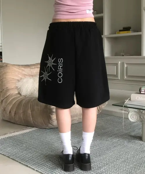 [COIRIS] RORA BACK LOGO BERMUDA SWEAT HALF PANTS UNISEX (2COLOR) / 로라 백 로고 버뮤다 스웻 하프 팬츠 남녀공용 (2컬러)