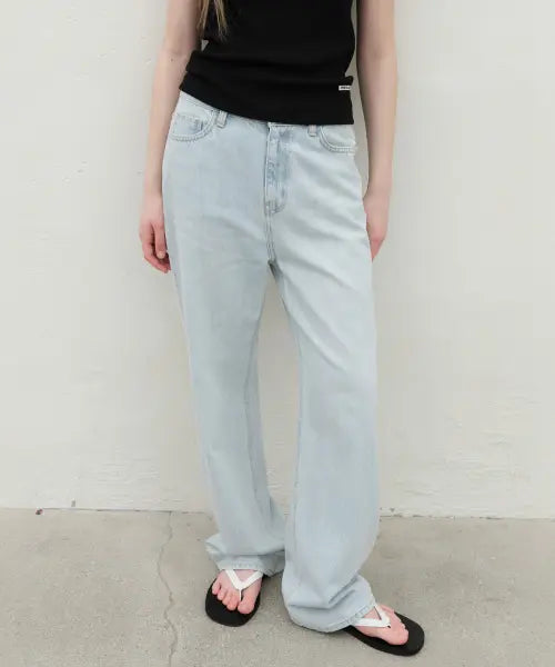 [LEVAR] Relaxed Fit Denim - Ice Blue