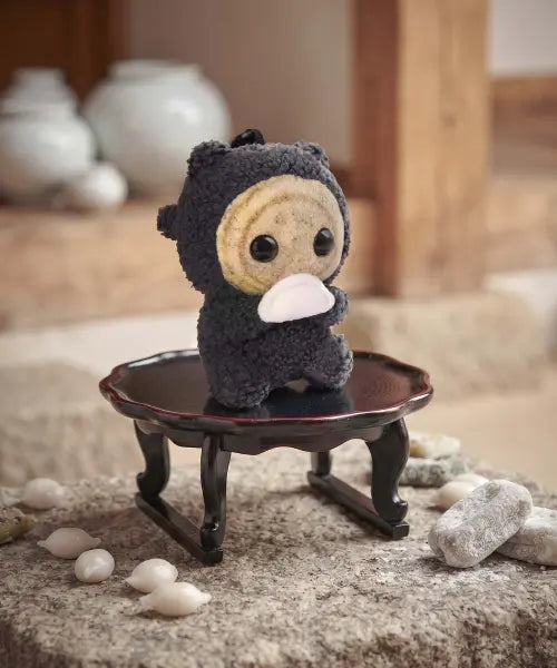 [DONGGUNG] Kkeomeoksali Doll Keychain 13cm / 꺼먹살이 인형키링 13cm