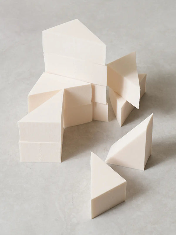 [DAISO] Triangle Wedge Puffs (12 count) / 삼각형 웨지 퍼프 12개입
