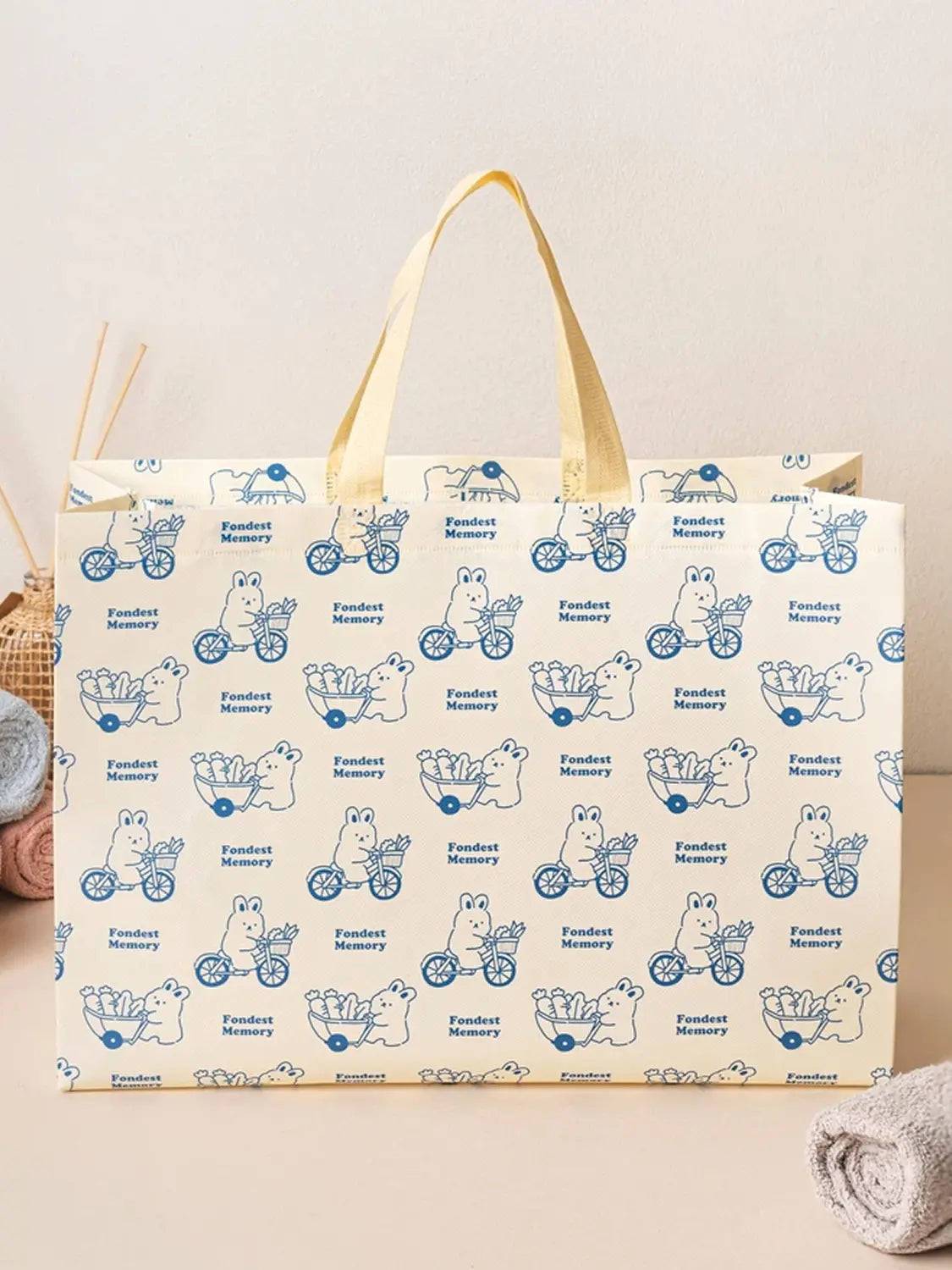[DAISO] Casual Pattern Non-Woven Bag Ivory / 캐주얼 패턴 부직포 백 아이보리