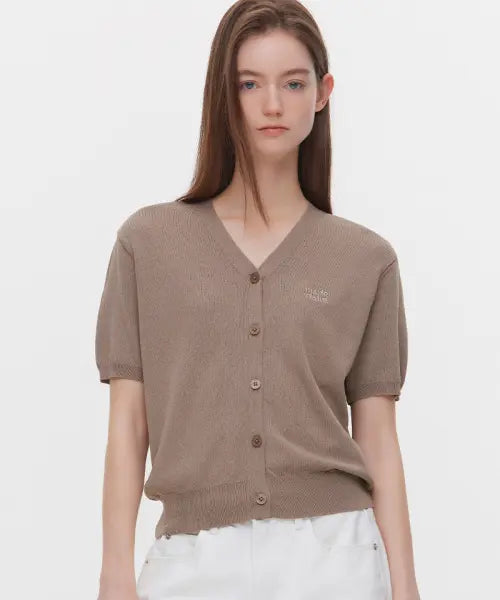 [MARIE CLAIRE] Basic Logo V-Neck Short Sleeve Cardigan / 베이직 로고 브이넥 반팔 가디건(MAGBKC03MLN)
