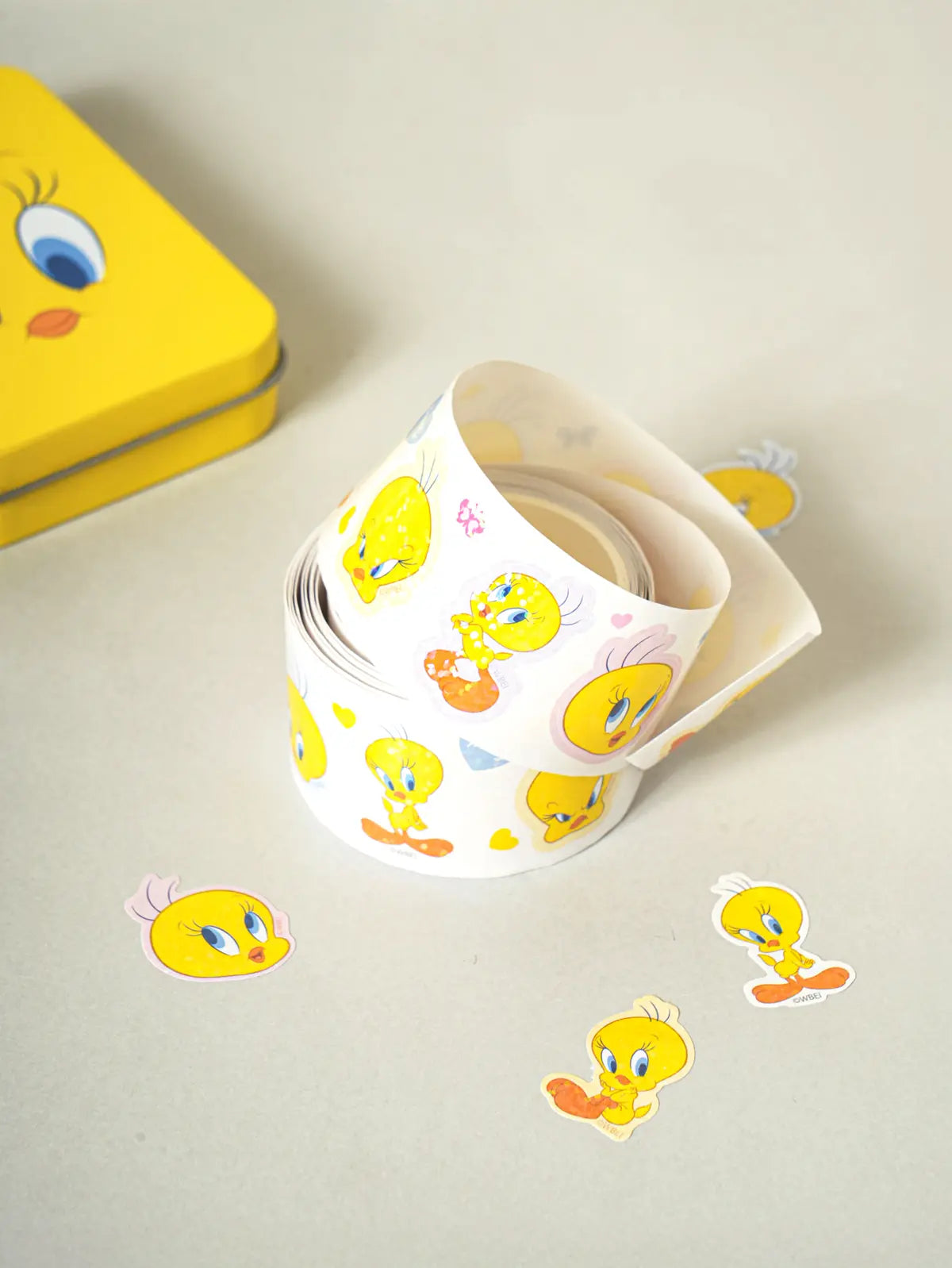 [DAISO] Looney Tunes Roll Stickers (100 pcs) / 루니툰즈 롤스티커 100매입