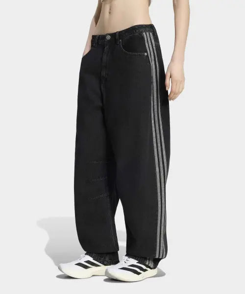 [ADIDAS] BARREL PNT D        TRUBLC / 하이 라이즈 배럴 레그 데님 팬츠 - 트루블랙데님 / KQ6474