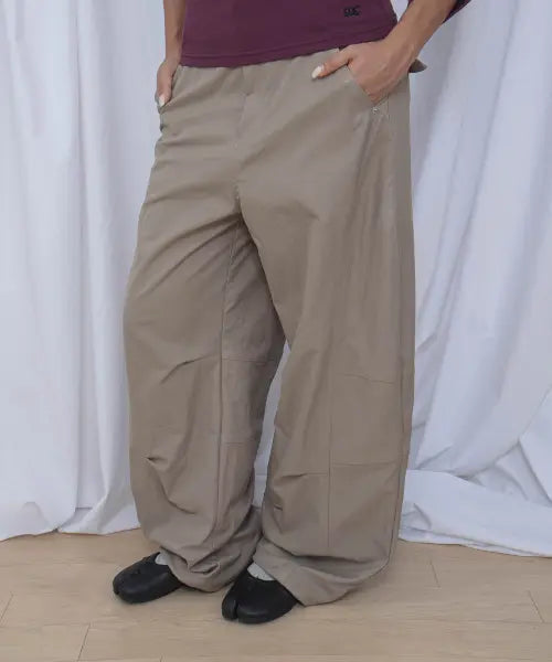 [CHICKS] Curve Seam Flap Pocket Wide Para Pants Beige / 커브 절개 플랩 포켓 와이드 파라 팬츠 베이지