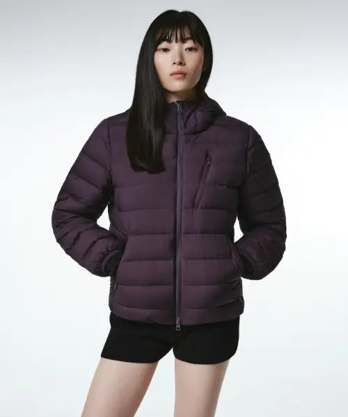 [MUSINSA STANDARD WOMAN] WOMENS CITY LEISURE HOODED LIGHT DOWN JACKET [PLUM] / [시티 레저] 우먼즈 후디드 라이트 다운 재킷 [플럼]