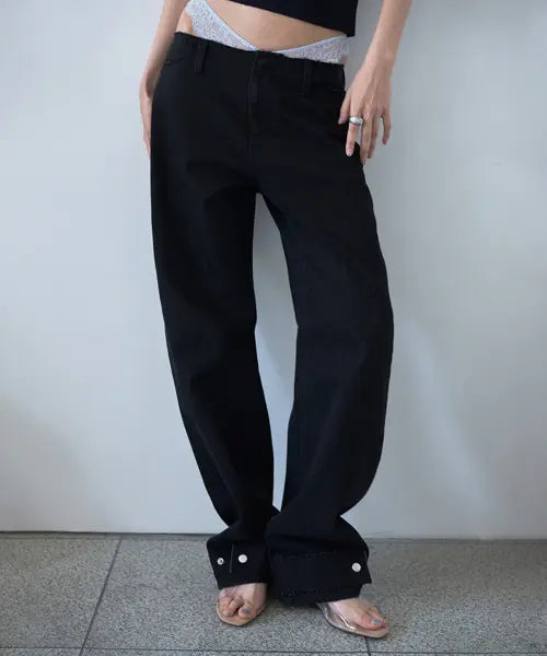 [MILLO WOMEN] Raw Cut Relaxed Jeans [Washed Black] / 로우 컷 릴렉스드 진 [워시드 블랙]