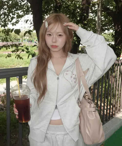 [YOUHEE] YOUHEE HEART APPLIQUE HOOD ZIP-UP_LIGHT GREY / [주영X유희] YOUHEE HEART APPLIQUE HOOD ZIP-UP_LIGHT GREY