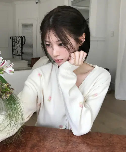 [LETTER FROM MOON] Rory Flower Scallop Cardigan (Cream) / 로리 플라워 스칼럽 가디건 ( 크림 )