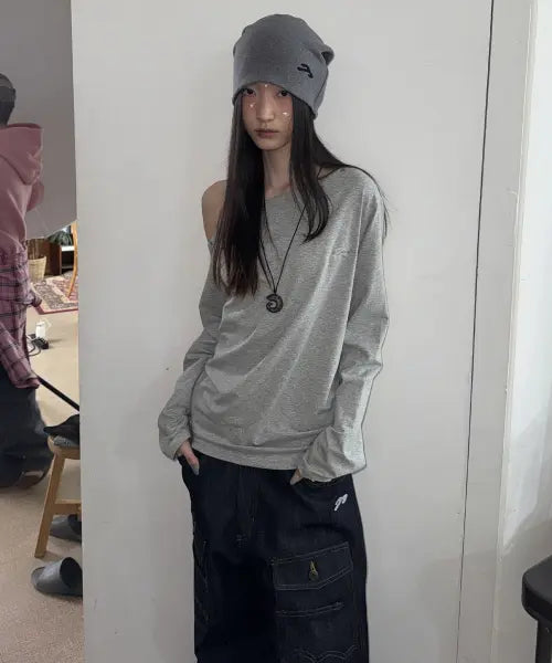 [TANSANMAGNESIUM] Songi Songi X Tansan One Shoulder Eyelet Long Sleeve (Gray) / 송이송이X탄산 원숄더 아일렛 롱슬리브 (그레이)