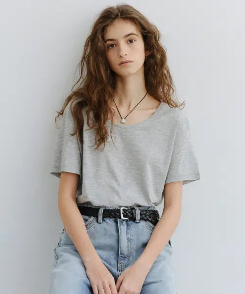 [URAGO] Haive U-neck t-shirt