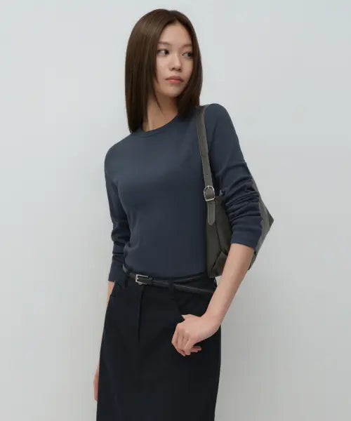[MUSINSA STANDARD WOMAN] WOMENS SLIM CREW NECK LONG SLEEVE T-SHIRT [MIDNIGHT BLUE] / 우먼즈 슬림 크루 넥 긴소매 티셔츠 [미드나잇 블루]
