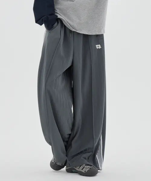 [URBANAGE] Balloon Fit Curved Line Track Pants_Khaki / 벌룬핏 커브드 라인 트랙 팬츠_카키