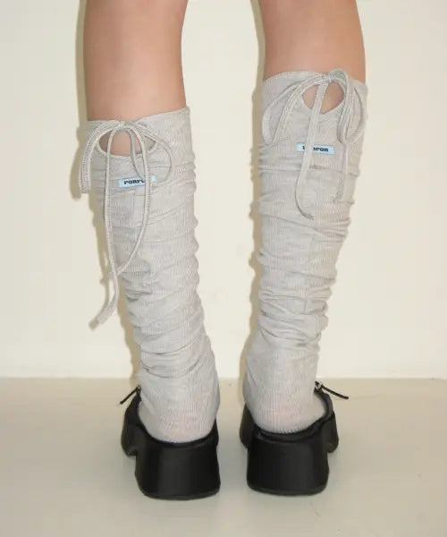 [RONRON] LOGO STRING KNEE SOCKS GREY