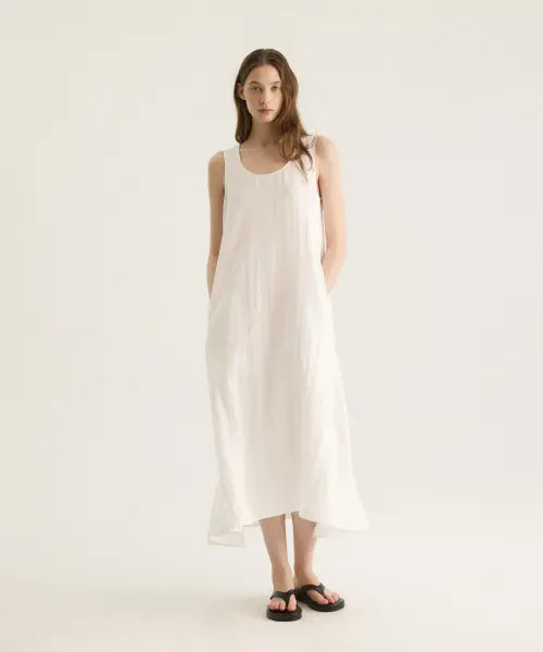[OATMEAL CAFE] MINIMAL MAXI SLEEVELESS DRESS - WHITE / 미니멀 맥시 슬리브리스 드레스 - 화이트