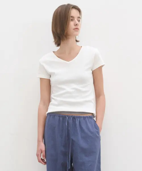[POSZER] V-neck Short Sleeve T-shirt (White) / 브이넥 숏 슬리브 티셔츠 (화이트)