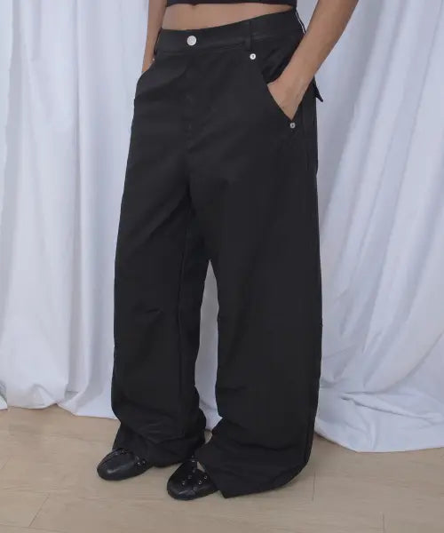 [CHICKS] Curve Seam Flap Pocket Wide Para Pants Black / 커브 절개 플랩 포켓 와이드 파라 팬츠 블랙