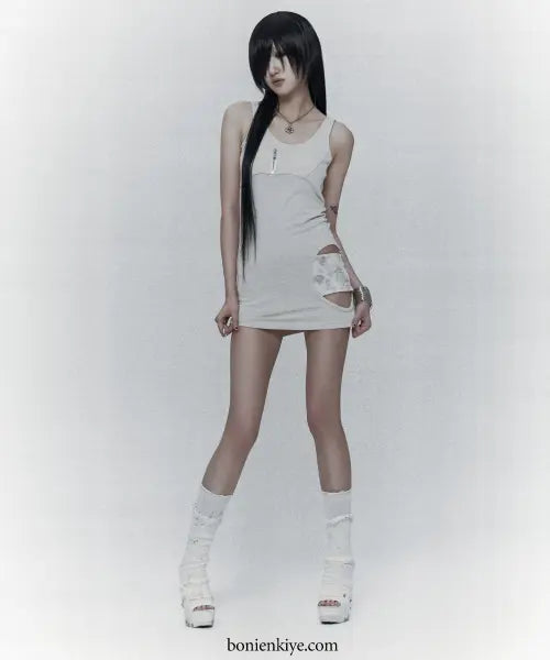 [BONIENKIYE] Side-Cutout Mini Dress (Oatmeal)