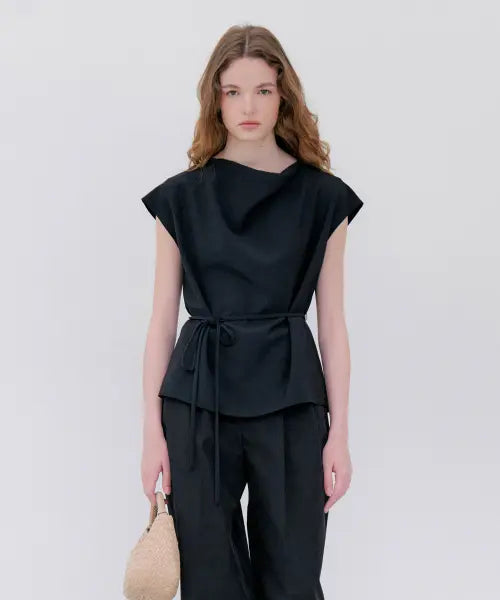 [NOTIA] DRAPE DOLMAN BLOUSE - BLACK