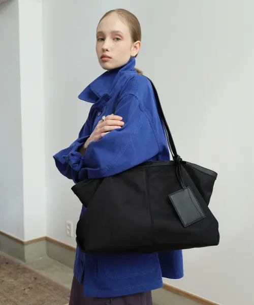 [JILL BY JILLSTUART] Poet Card Charm Soft Shopper Bag Black - Nylon / [포에] 카드참 소프트 쇼퍼백 블랙 -나일론