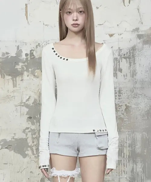 [ETRE AU SOMMET] Stud Metal Point Long Sleeve (White)