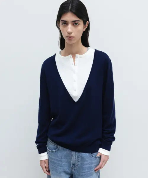 [INSILENCE WOMEN] Deep V-Neck Knit NAVY / 딥 브이넥 니트 NAVY