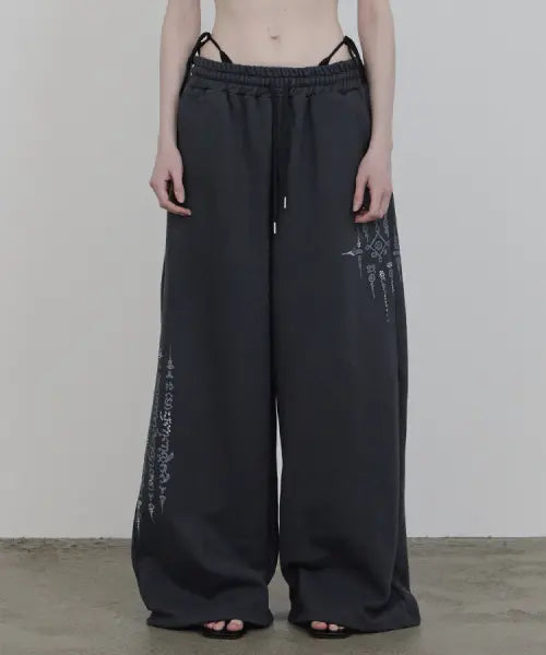 [ANIV] SAKYANT LOGO SWEAT PANTS CHARCOAL