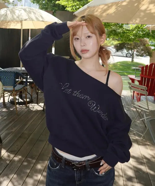 [YOUHEE] HOTFIX OFF-SHOULDER SWEAT SHIRTS_NAVY / [주영X유희] HOTFIX OFF-SHOULDER SWEAT SHIRTS_NAVY