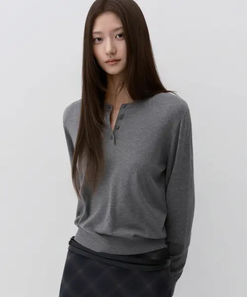 [MUSINSA STANDARD WOMAN] Women's Essential Henley Neck Knit [Medium Gray] / 우먼즈 에센셜 헨리 넥 니트 [미디엄 그레이]