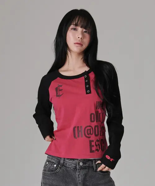 [ESCAPEFROM] ESCF PIXEL Typo Print Side Snap Long Sleeve Magenta / ESCF 픽셀 타이포 프린트 사이드 스냅 롱슬리브 마젠타