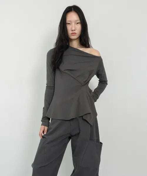 [NACHE] INCLINE ONE SHOULDER LONG SLEEVE CHARCOAL