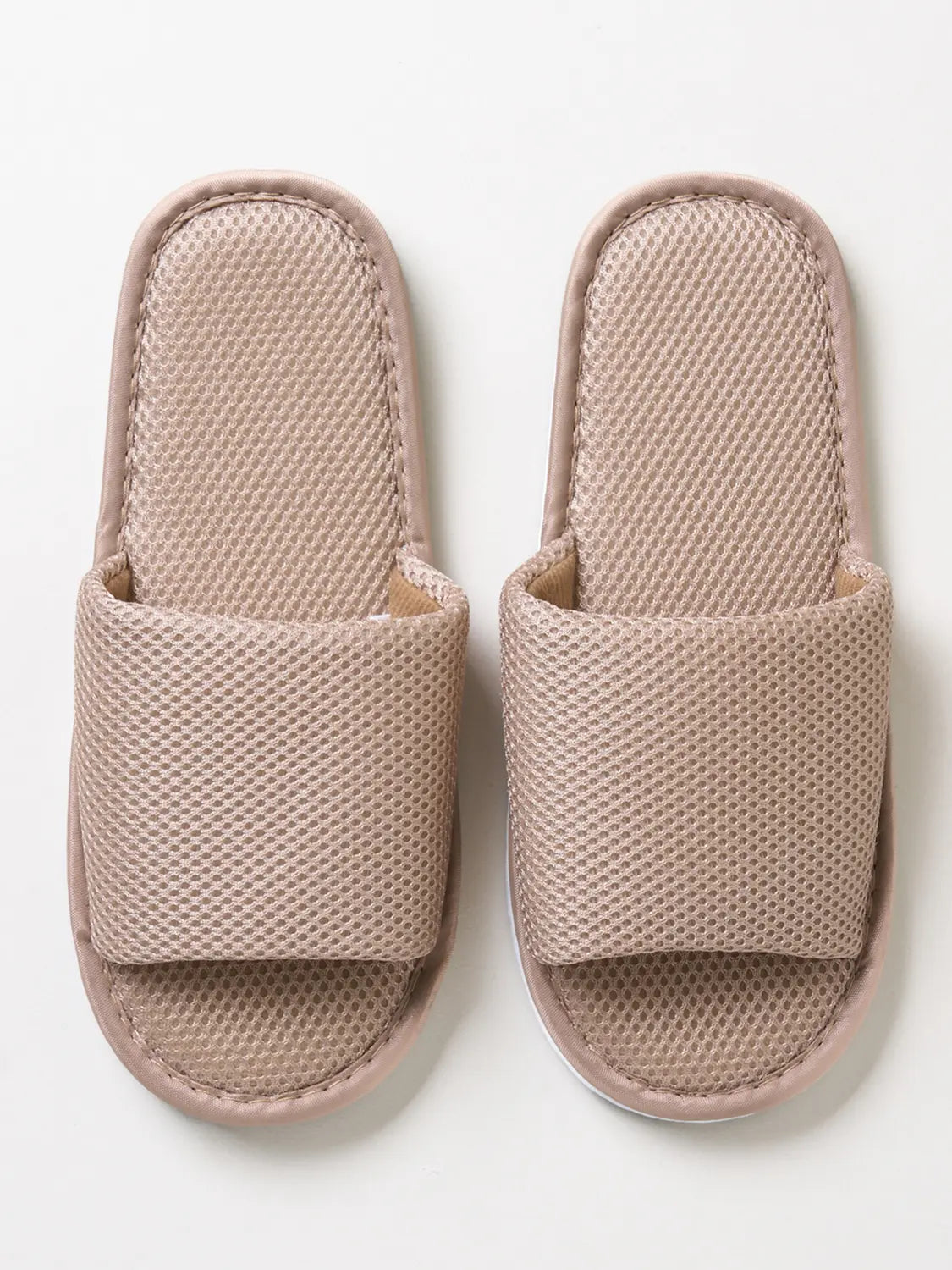 [DAISO] Lightweight Mesh Slit Slippers 260 mm / 가벼운 메시 트임 거실화 260 mm