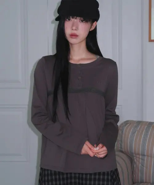 [SOME PLACE] Shirred Lace Contrast Snap-Detail Flared Cotton Long-Sleeve T Shirt_3COLOR / 셔링 레이스 배색 스냅 포인트 플레어 코튼 롱슬리브 티셔츠_3COLOR