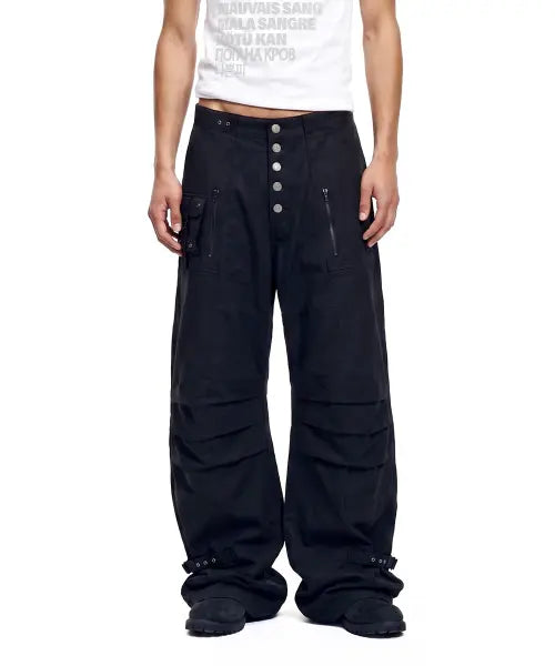 [BADBLOOD] Echo Button Fly Curved Cargo Pants - Black / 에코 버튼 플라이 커브드 카고 팬츠 - 블랙