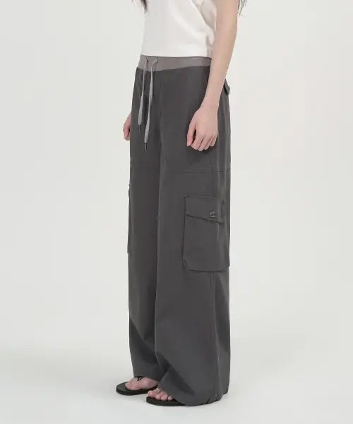 [TOFFEE WOMEN] W BANDING WIDE CARGO PANTS (CHARCOAL) / W 밴딩 와이드 카고 팬츠 (CHARCOAL)