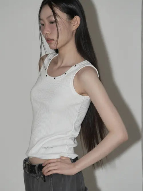 [SWAYGLOW] Studded Neck Logo Play Sleeveless Top (White) / 스터드 넥 로고플레이 슬리브리스 (WH)