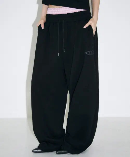 [SLEEKGLOW] Love Emoji Check Layered Sweatpants [Black] / 러브 이모지 체크 레이어드 스웨트 팬츠[블랙]