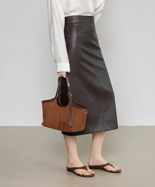 [NON AND NON] Vegan Leather Panel Slit Skirt_NFSK6546 (Brown) / 비건 레더 절개 슬릿 스커트_NFSK6546 (브라운)